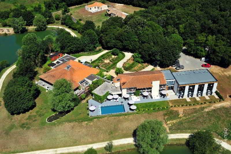 Les Jardins Du Lac Trizay Екстер'єр фото